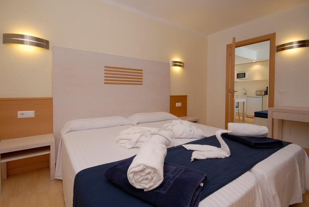 Apartamentos Ferrera Beach Cala D´Or Buitenkant foto